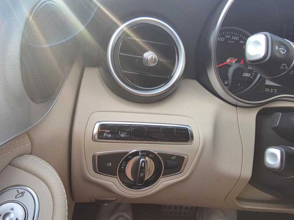 Mercedes Benz C Class - Vista 12