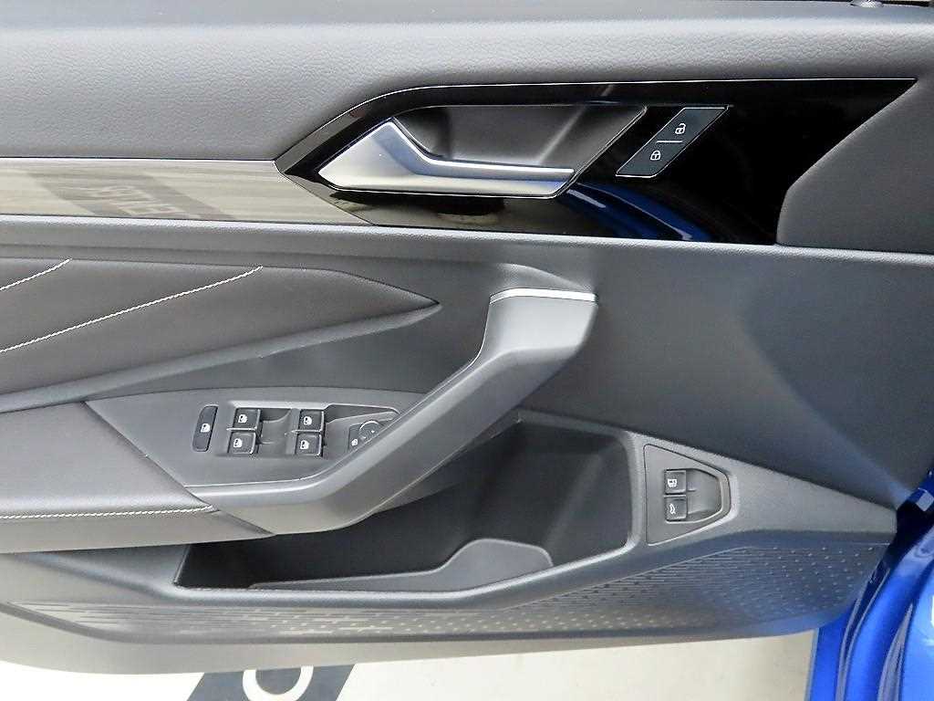 Volkswagen Jetta - Vista 11