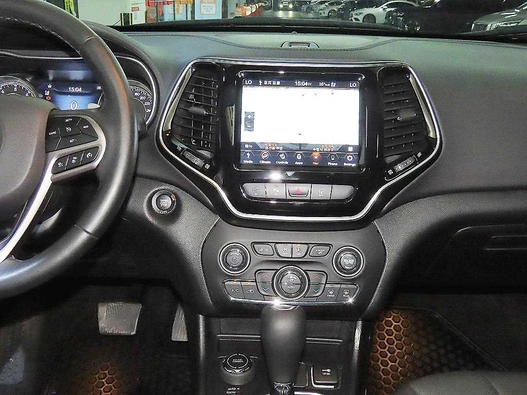 Jeep Cherokee - Vista 11