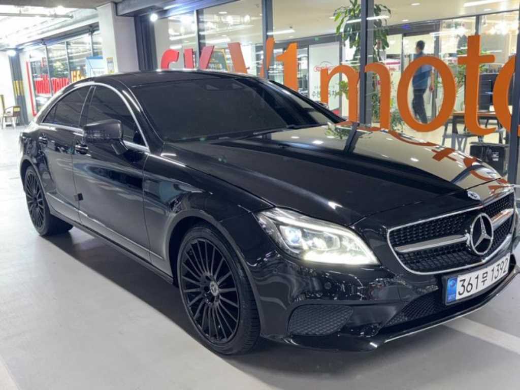 Mercedes Benz CLS Class - Vista 4