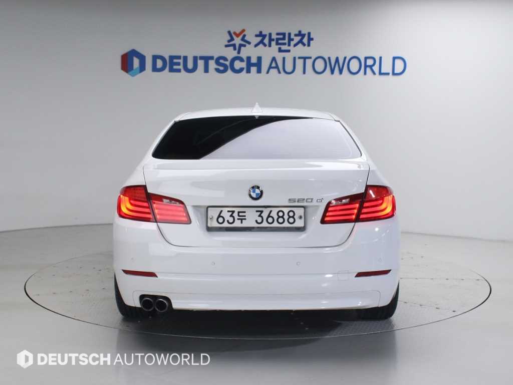 BMW 5 Series - Vista 4