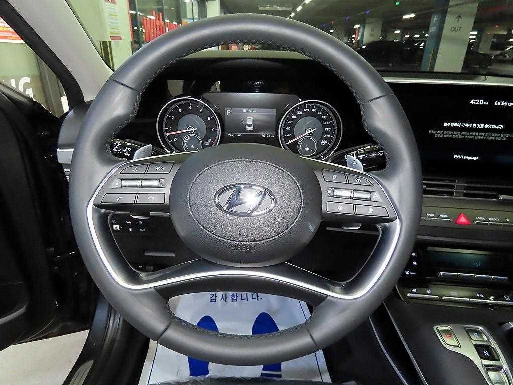 HYUNDAI Grandeur - Vista 8