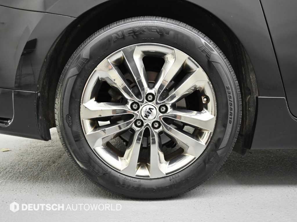 KIA Carnival - Vista 5