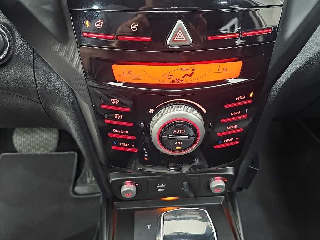 Ssangyong Tivoli - Vista 10