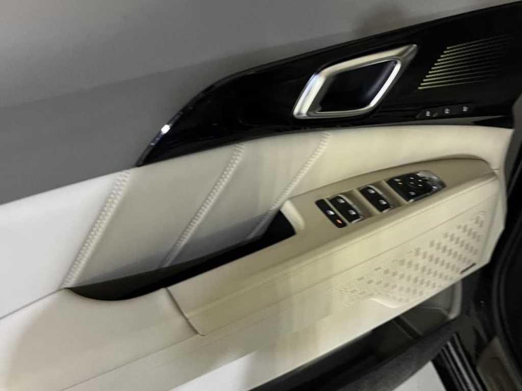 KIA Carnival - Vista 10