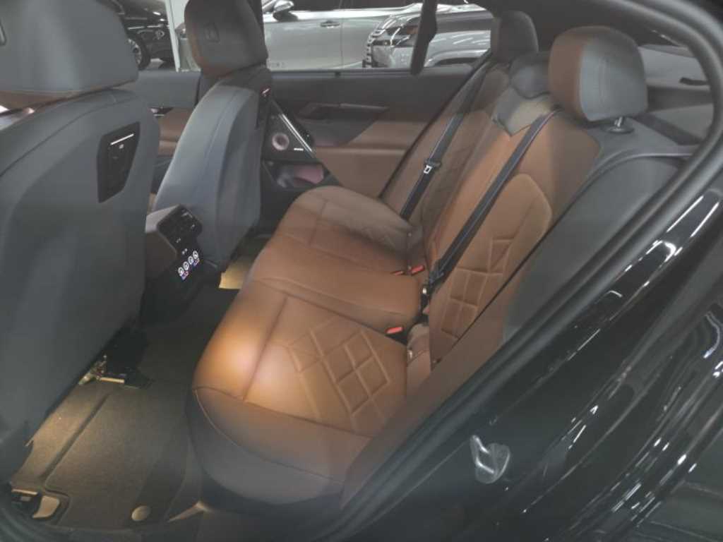 BMW 5 Series - Vista 6