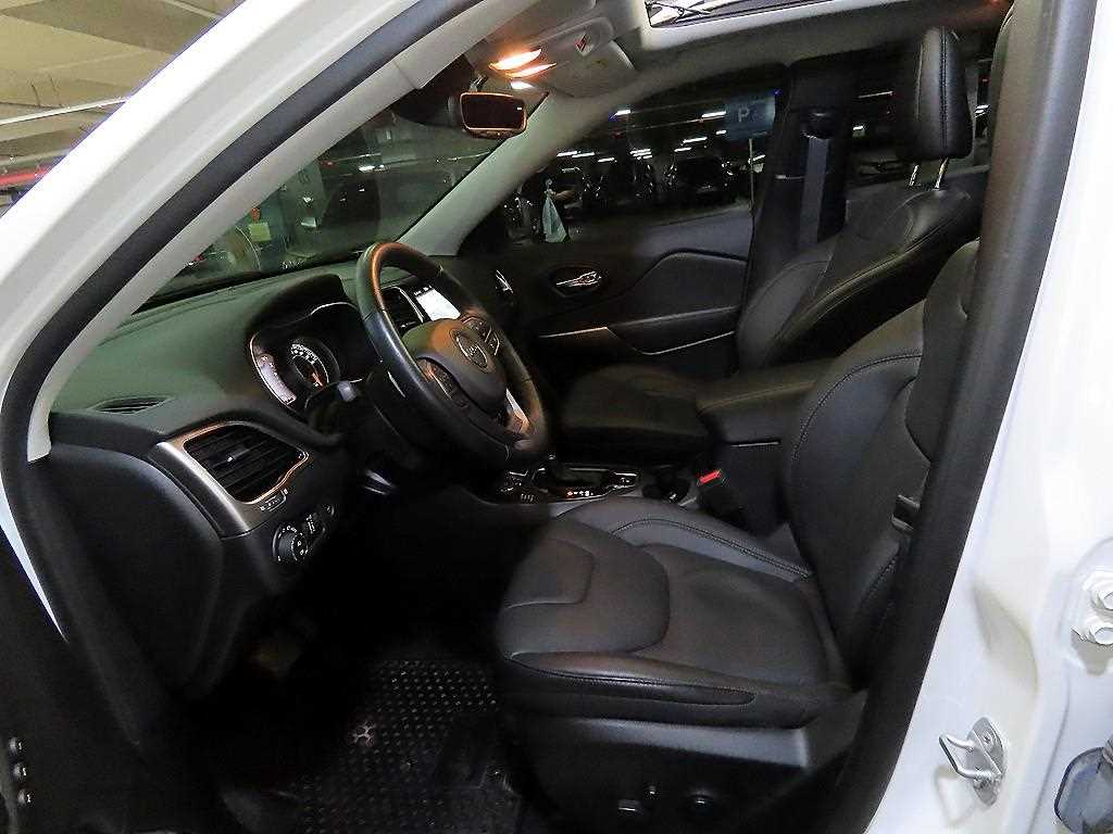 Jeep Cherokee - Vista 6