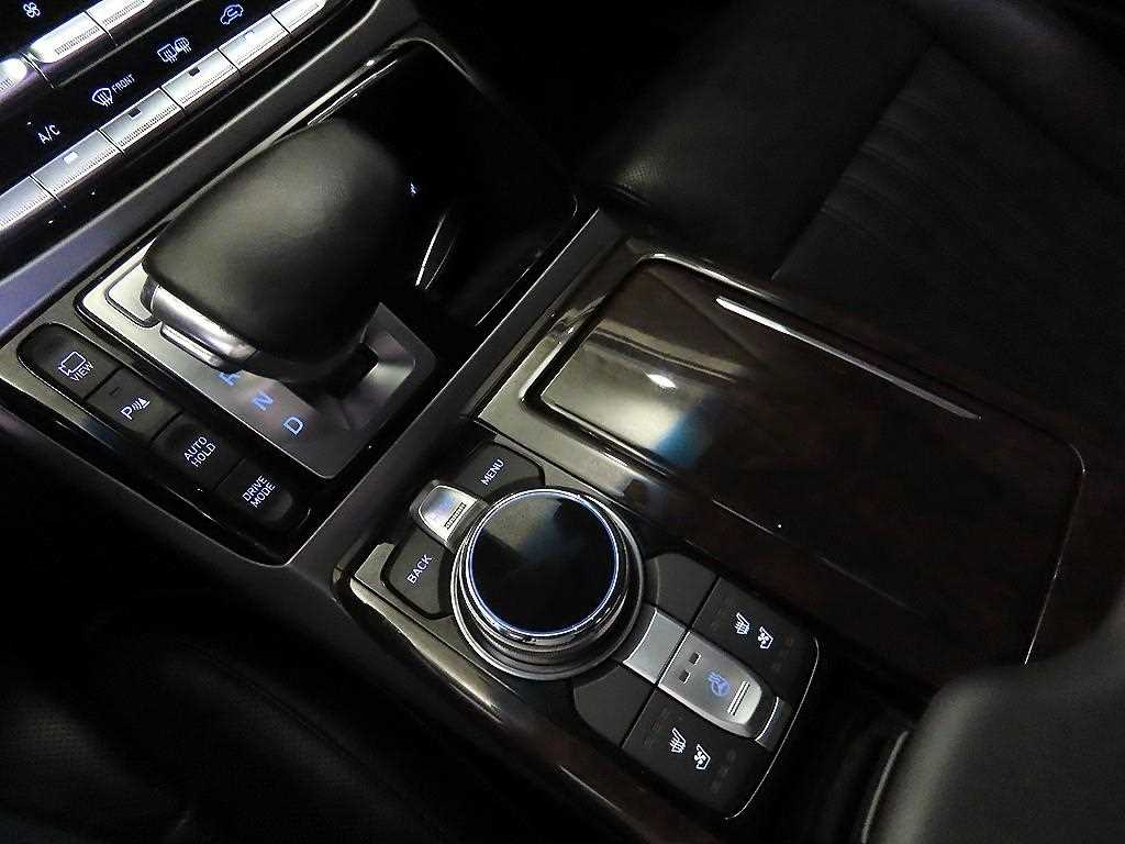 Genesis EQ900 - Vista 12