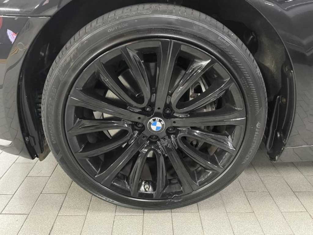 BMW 7 Series - Vista 5