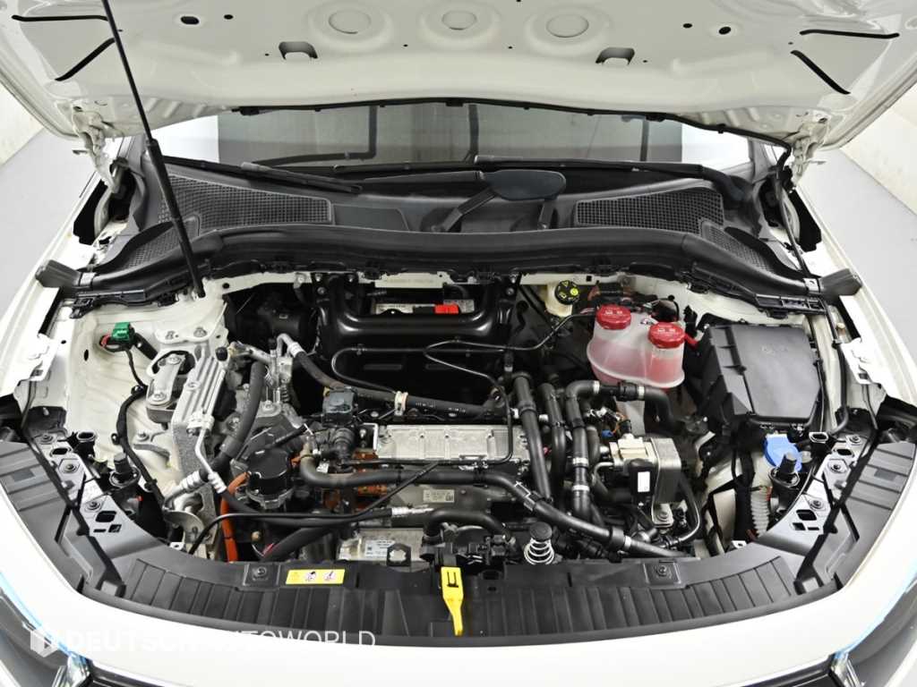 Mercedes Benz EQA - Vista 6