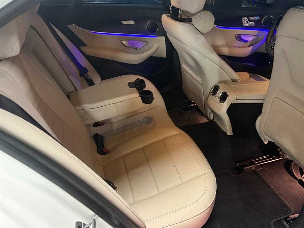 Mercedes Benz E class - Vista 7