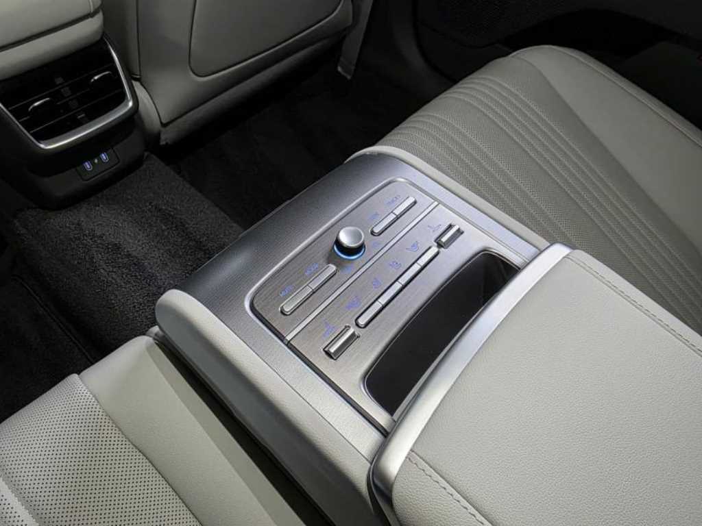 HYUNDAI Grandeur - Vista 9