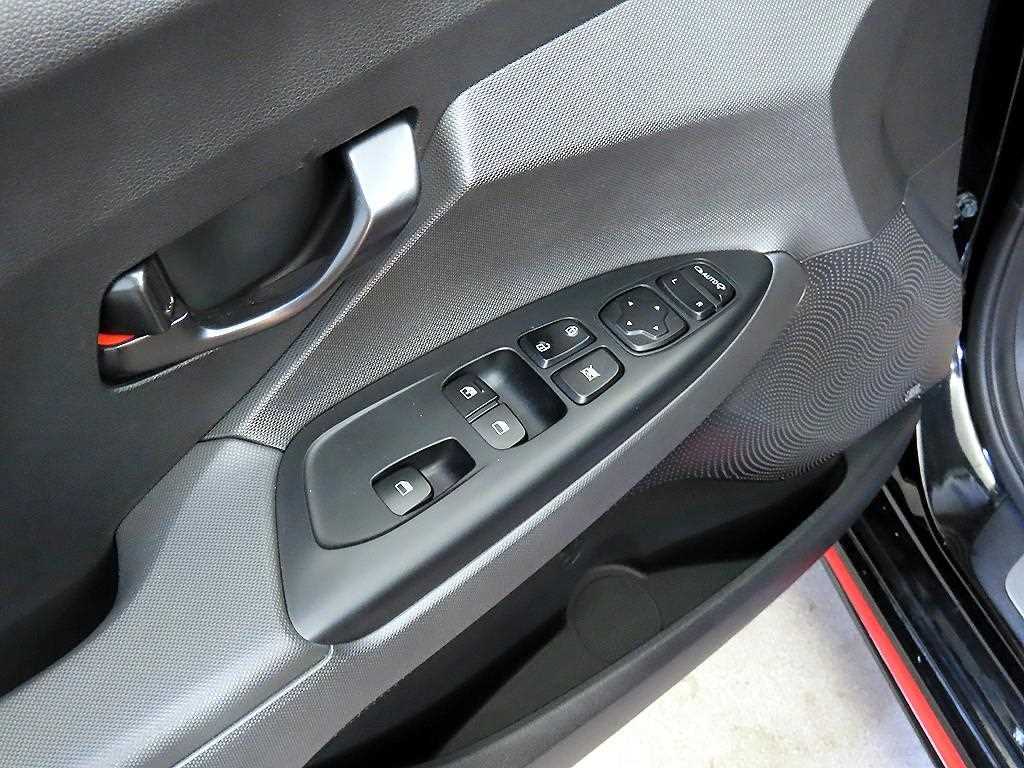 HYUNDAI Veloster 2022 Negro - Importación desde Corea - HF Imports Iquique - Foto 13