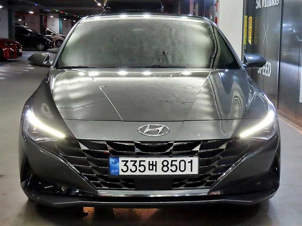 HYUNDAI Avante - Vista 2