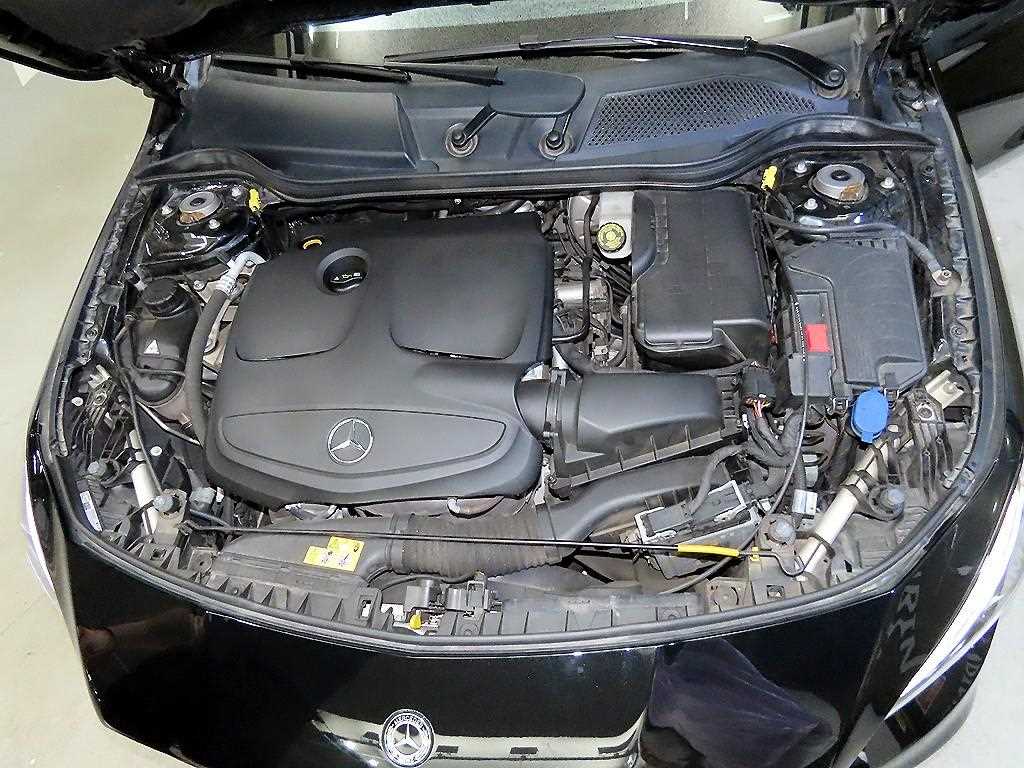 Mercedes Benz CLA Class 2018 Negro - Importación desde Corea - HF Imports Iquique - Foto 19