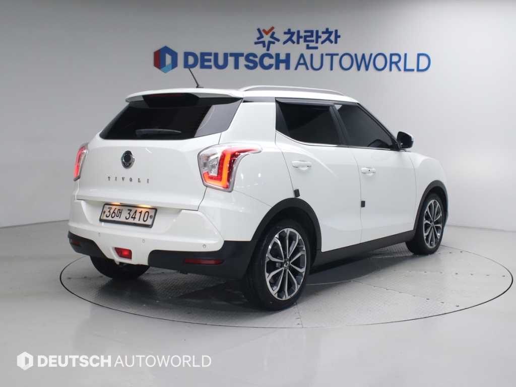 Ssangyong Tivoli - Vista 3
