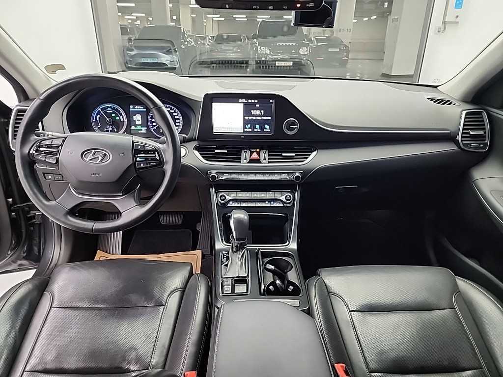 HYUNDAI Grandeur - Vista 7