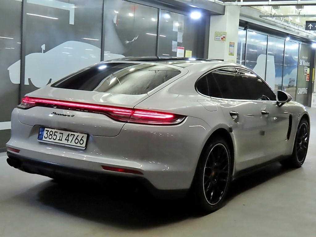 Porsche Panamera - Vista 4
