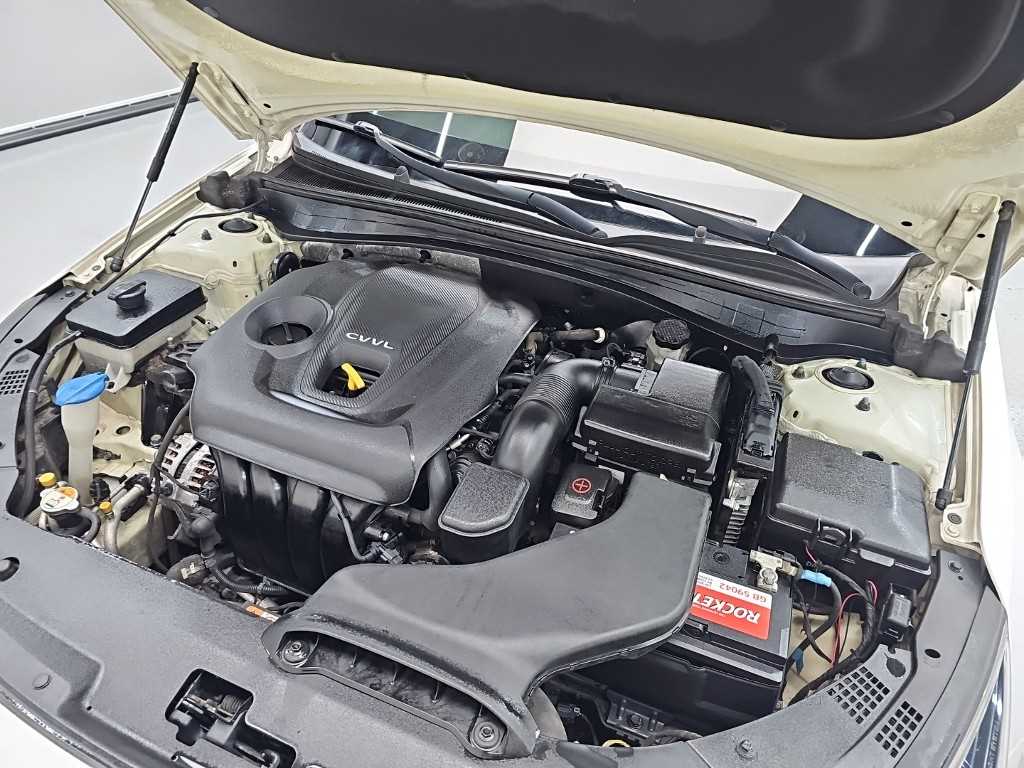 KIA K5 - Vista 5