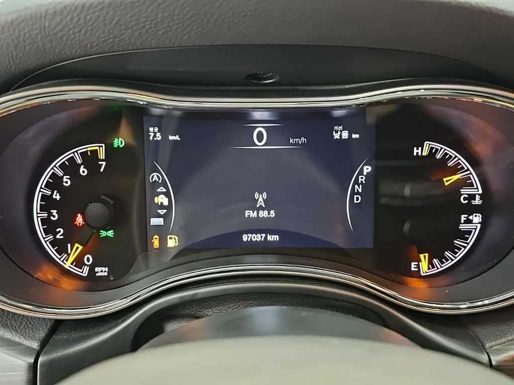 Jeep Cherokee - Vista 6