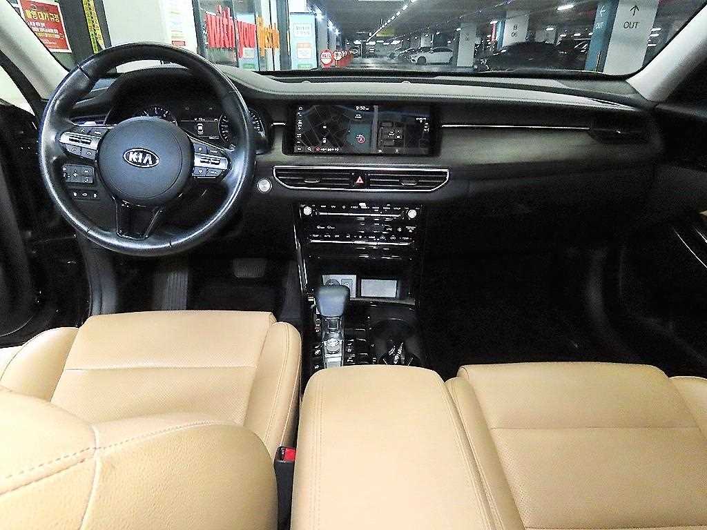 KIA K7 - Vista 10