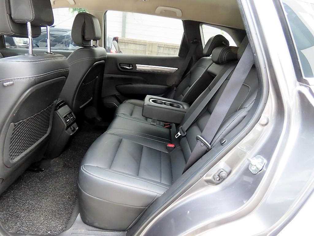 SAMSUNG QM6 - Vista 6