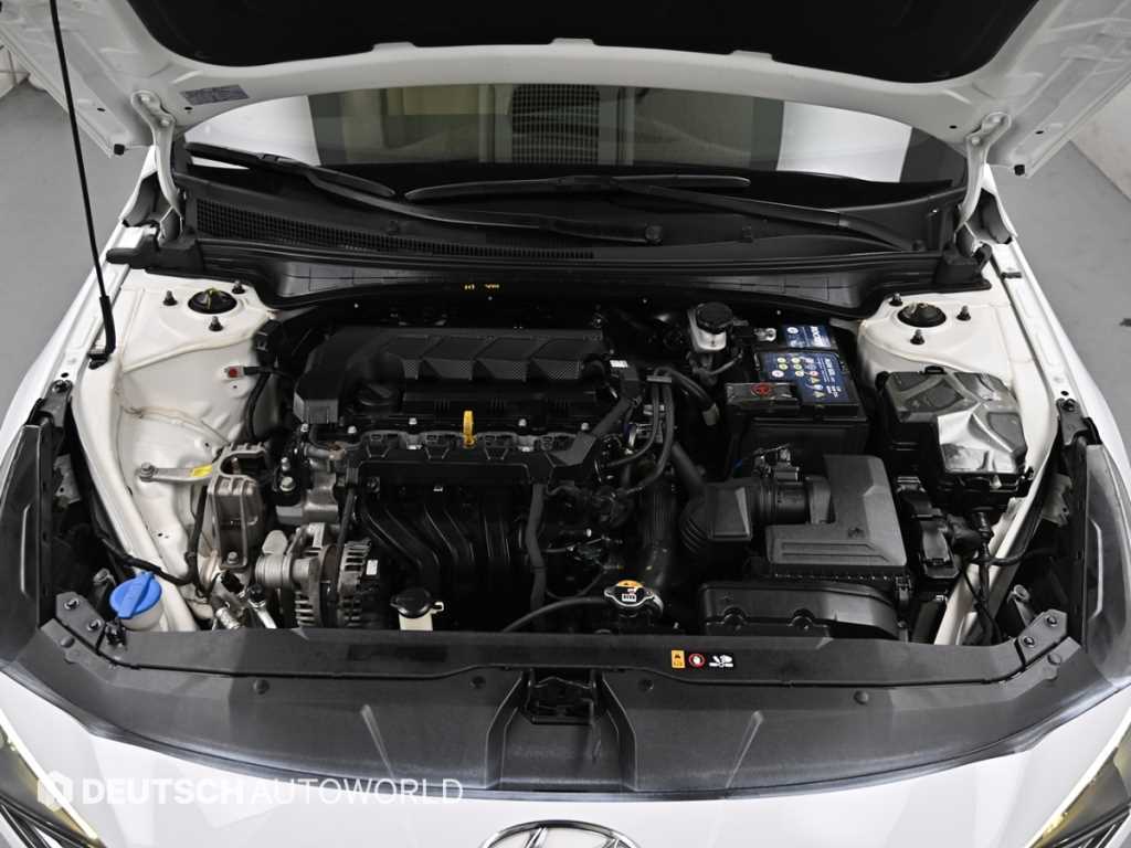 HYUNDAI Avante - Vista 6
