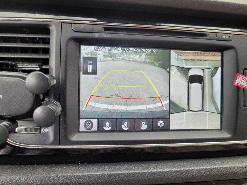 KIA Carnival - Vista 8