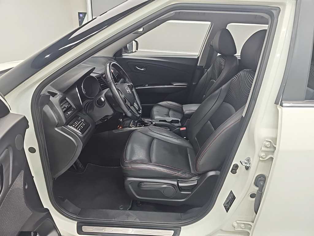 Ssangyong Tivoli - Vista 11