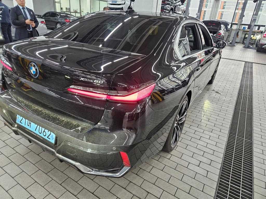 BMW i7 - Vista 6