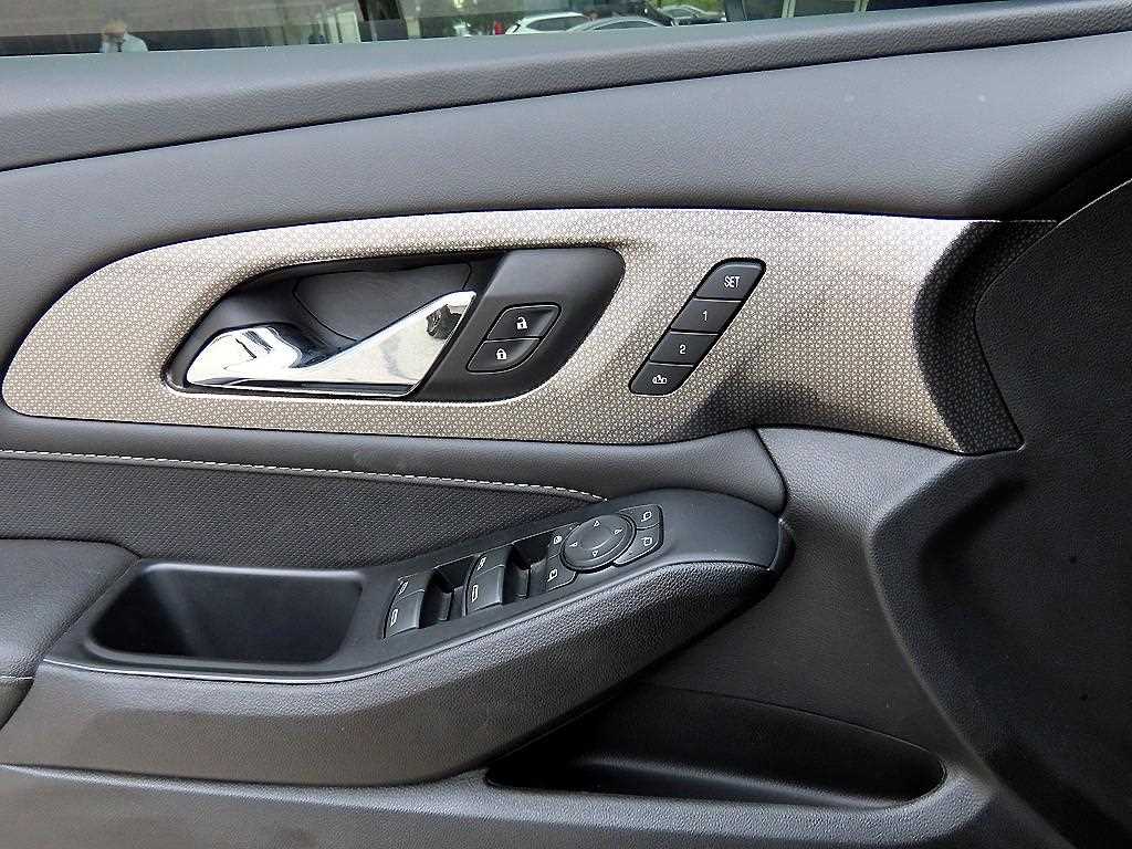 Chevrolet Travers - Vista 11