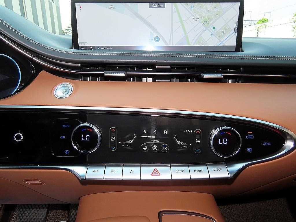 Genesis GV70 - Vista 12