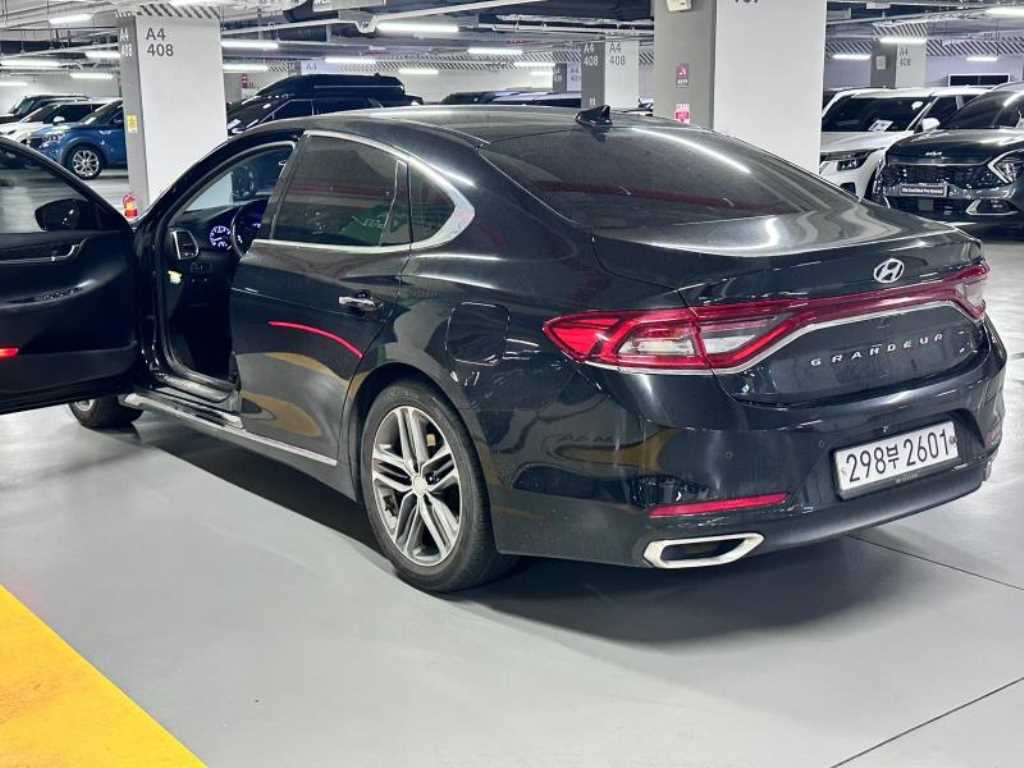 HYUNDAI Grandeur - Vista 3