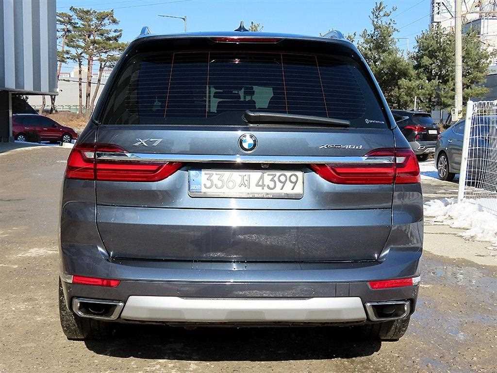 BMW X7 - Vista 9