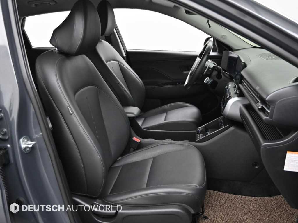HYUNDAI Kona - Vista 10