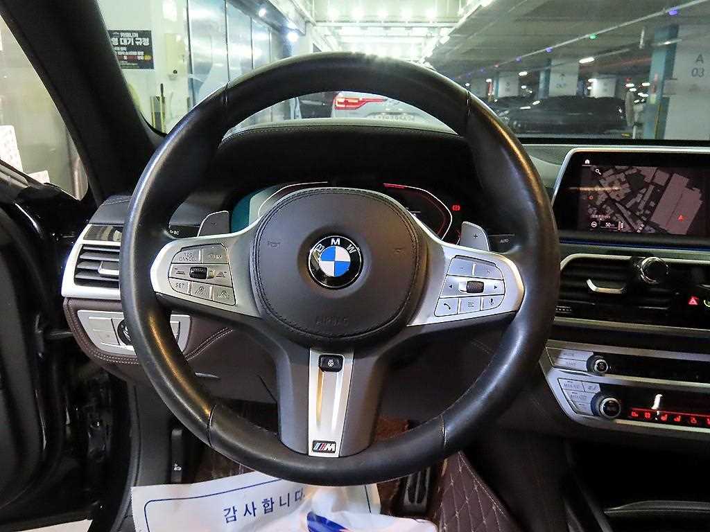 BMW 7 Series - Vista 8