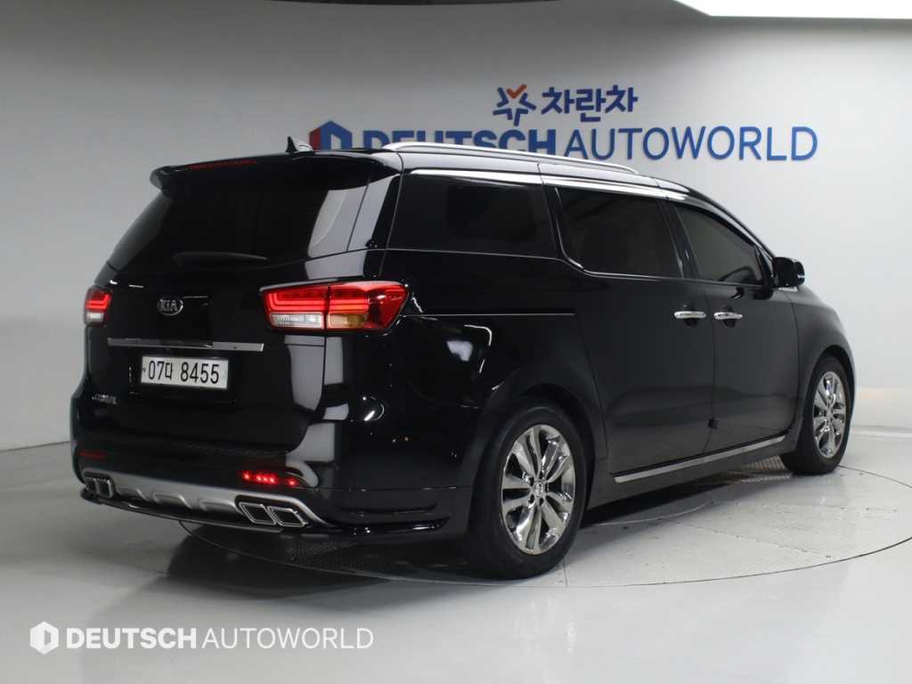 KIA Carnival - Vista 2