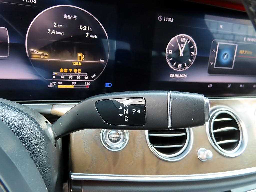 Mercedes Benz E class - Vista 10