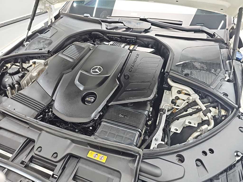 Mercedes Benz S Class - Vista 5
