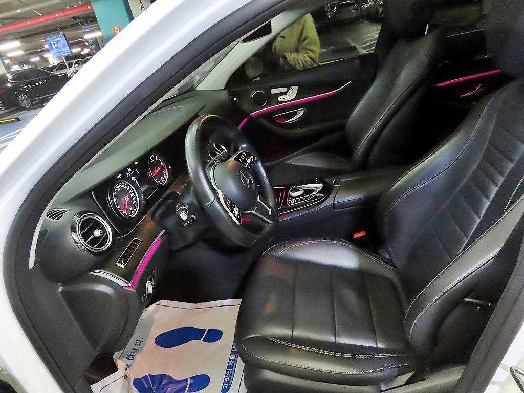Mercedes Benz E class - Vista 6