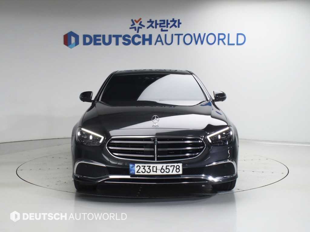 Mercedes Benz E class - Vista 3