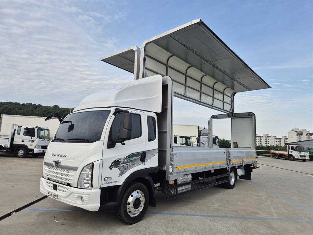 medium and large cargo truck - Vista 11