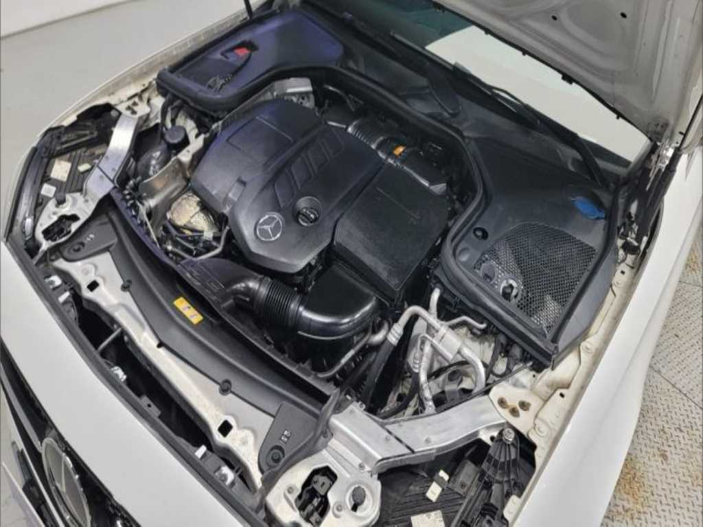 Mercedes Benz E class - Vista 12