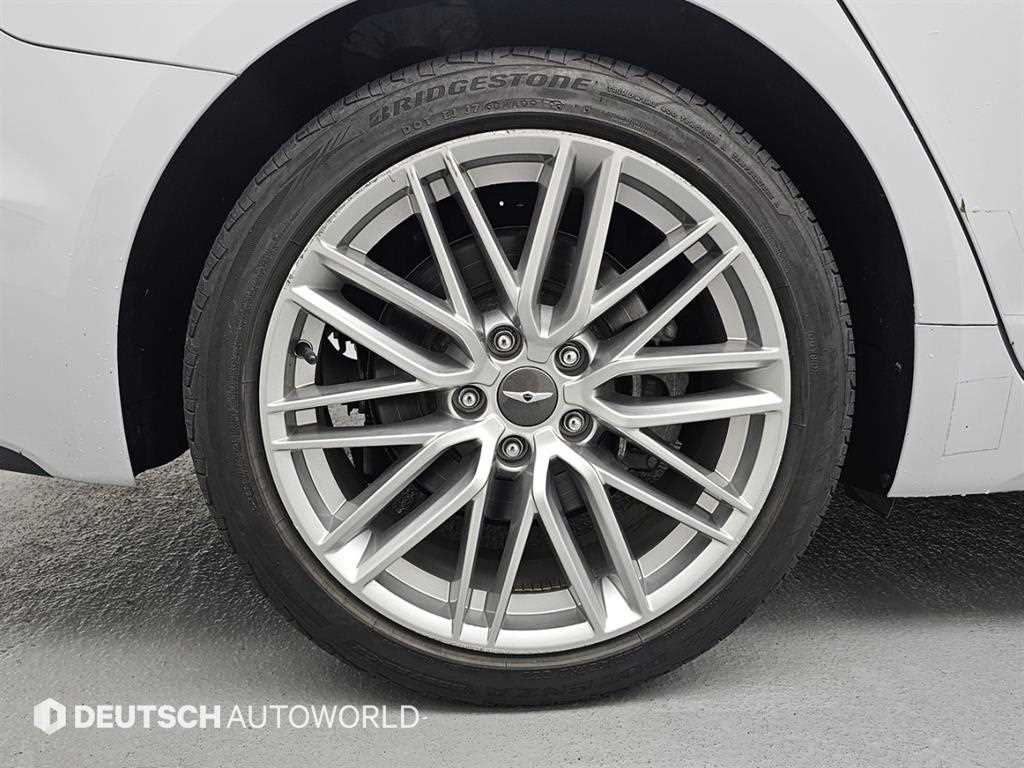 Genesis G70 - Vista 5