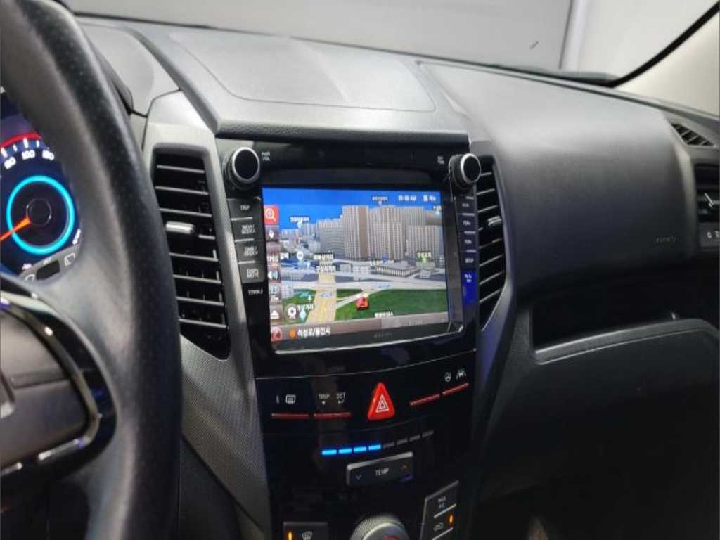 Ssangyong Tivoli - Vista 11