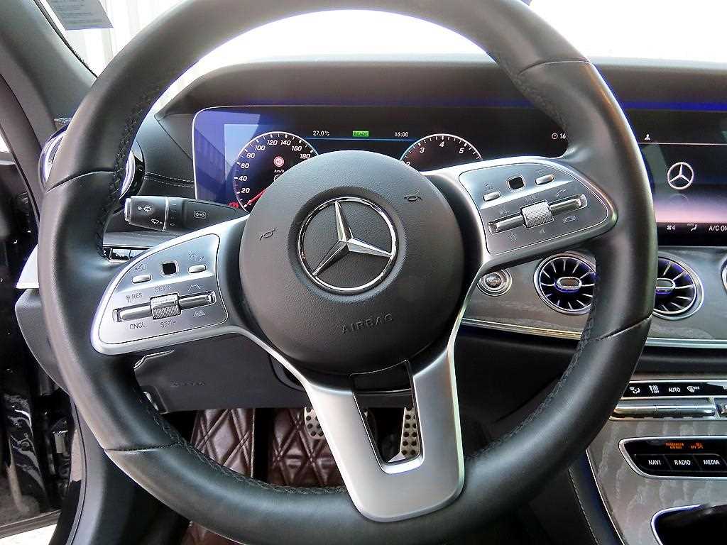 Mercedes Benz CLS Class - Vista 8