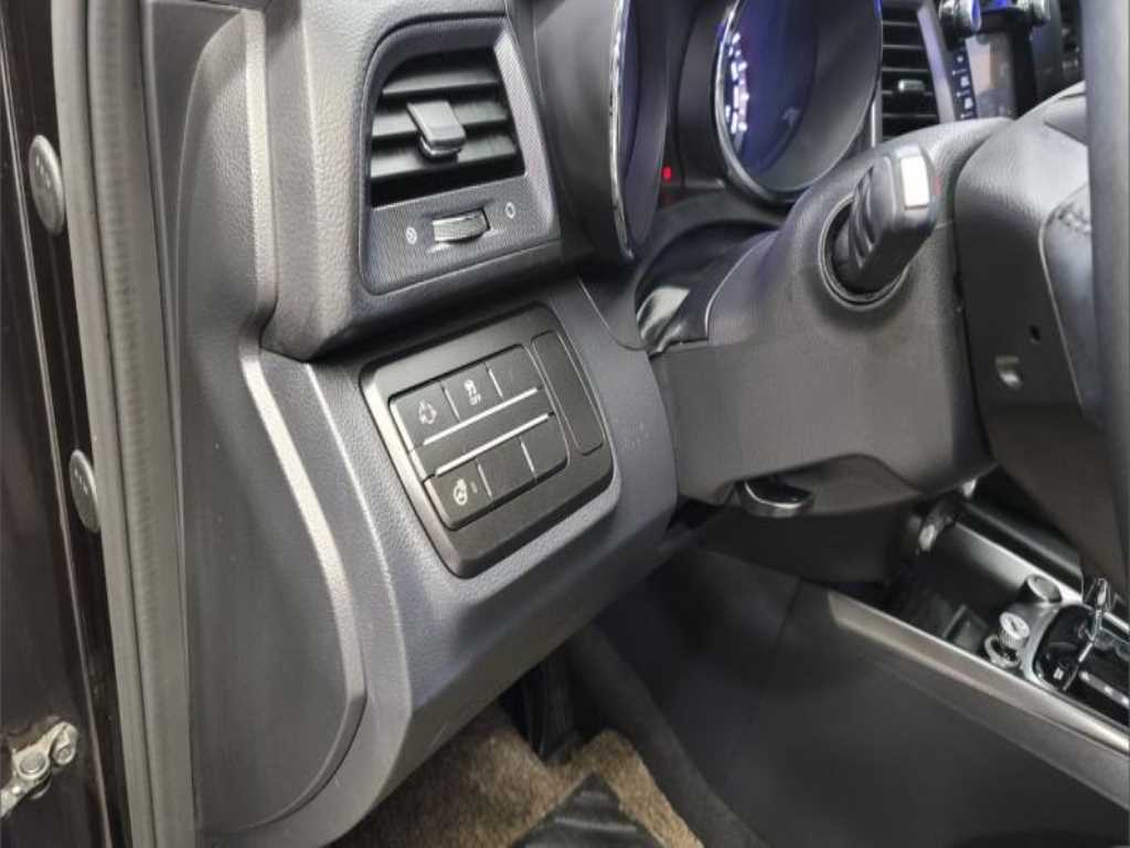 Ssangyong Tivoli - Vista 8