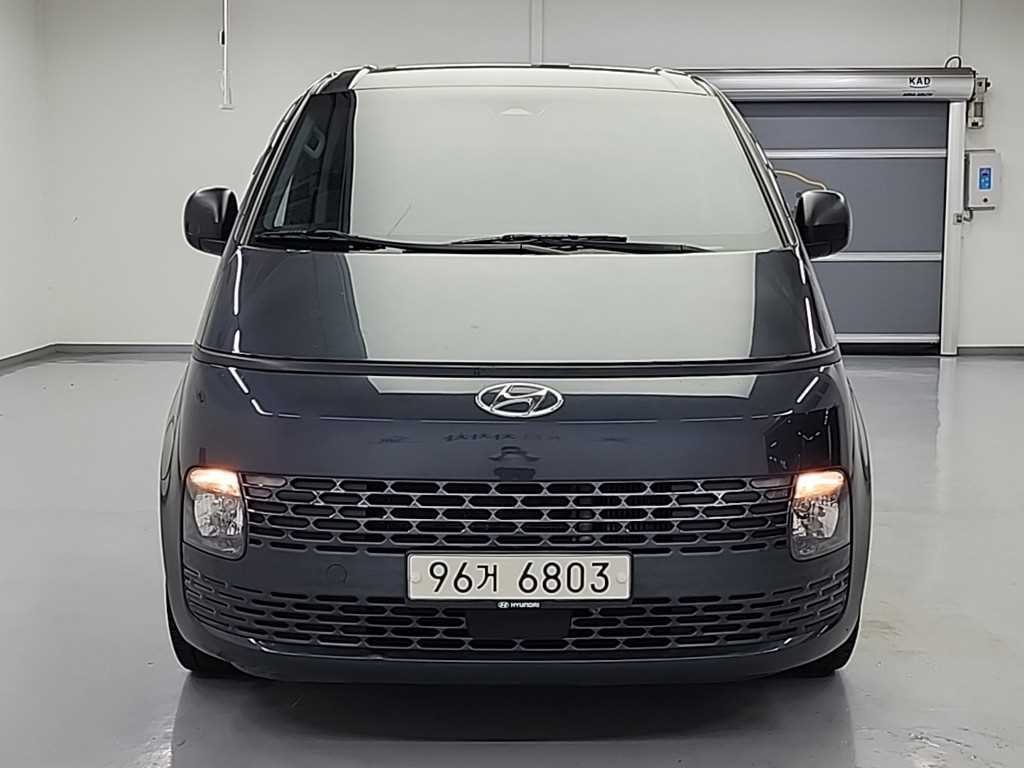 HYUNDAI Staria - Vista 2