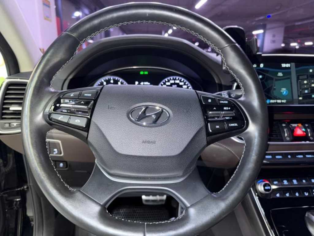 HYUNDAI Grandeur - Vista 8