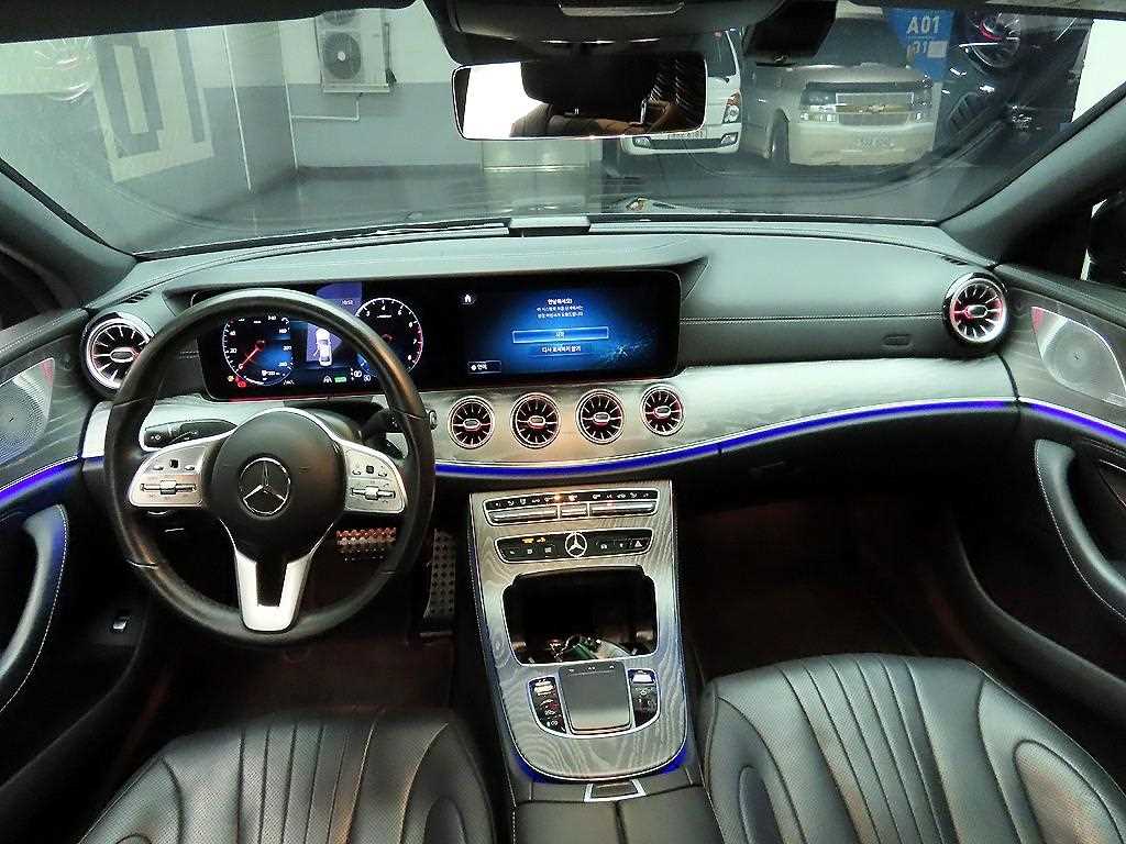 Mercedes Benz CLS Class - Vista 8
